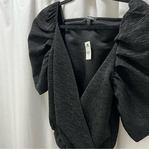 NWT - Express Textured Puff Sleeve Wrap Front Thong Bodysuit - Medium - Picture 10 of 13